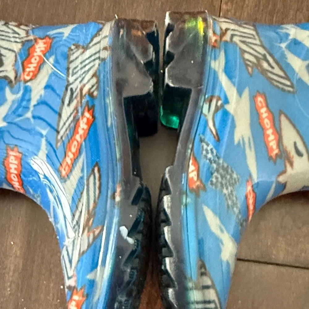 Members Mark Kids Blue Shark Light Up Rain Boots! Worn one time!